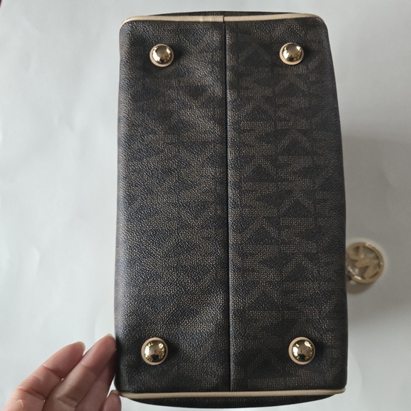 MICHAEL Michael Kors Brown/Beige Signature Coated Canvas - Picture 13 of 16